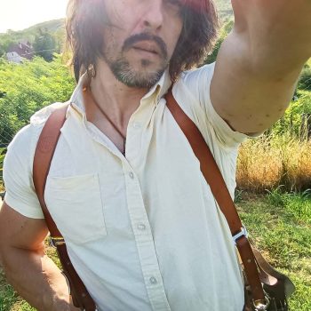 Esküvői fotós munka közben, olcsó, de profi és minőségi esküvői fotózás, kreatív páros és részletfotók